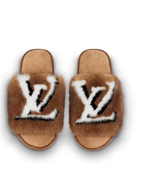 louis vuitton slipper damen|fuzzy louis vuitton slippers.